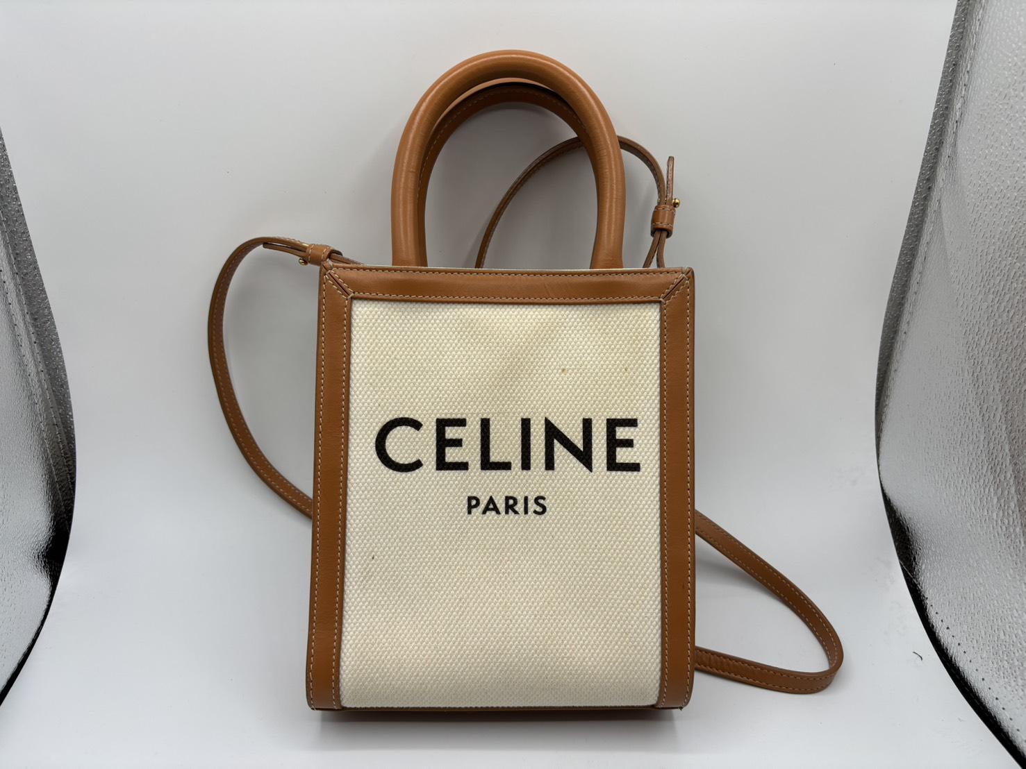 セリーヌ ミニ バーティカル カバ