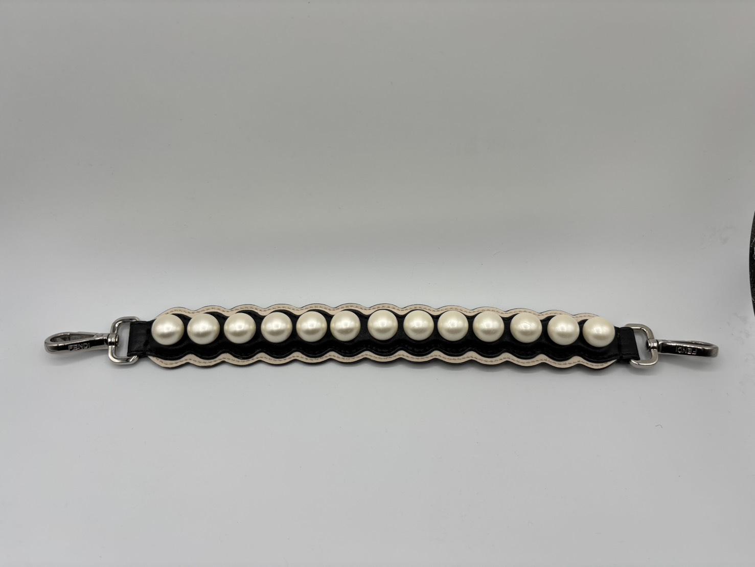 フェンディ ストラップ