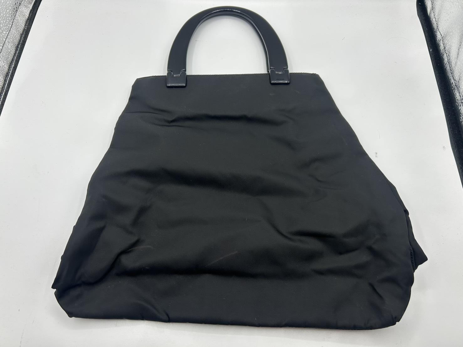 プラダ ナイロントートバック