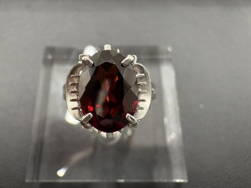 G リング K14WG 石付赤　2.6g