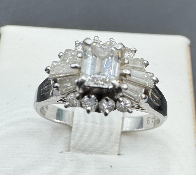 PT850　リング　ダイヤ付き　4ｇ