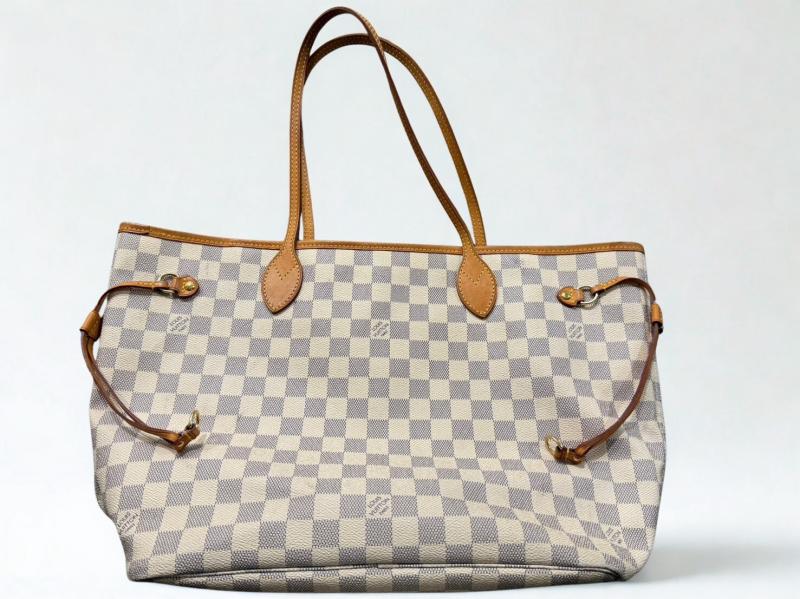 ルイ・ヴィトン ネヴァーフル　ダミエバッグ　白