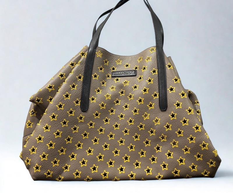 ジミーチュウ ピムリュトート