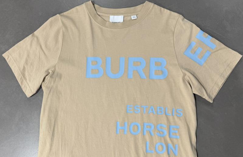 バーバリー Tシャツ　アイボリー