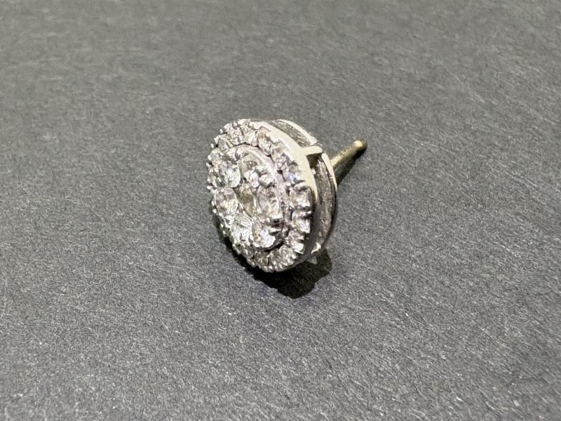 G 地金 K18WG ピアス　0.6g