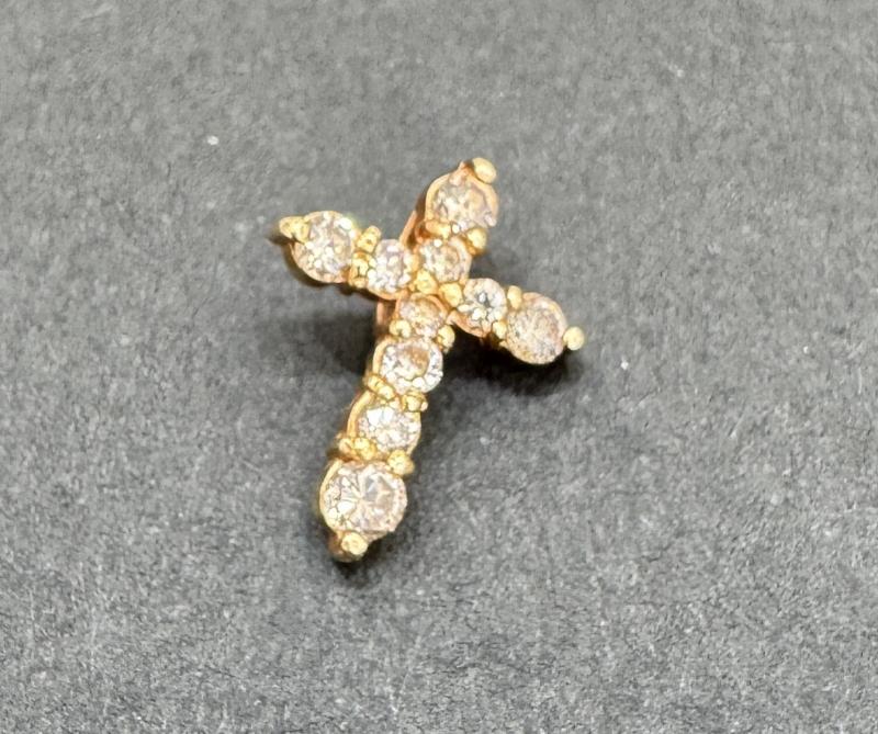 G 地金 k18 0.6g(石付き）