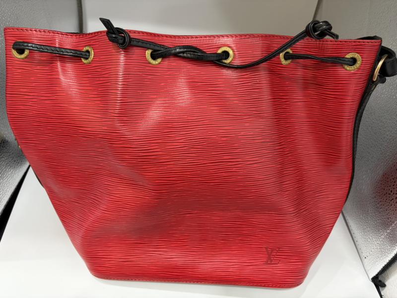 ルイ・ヴィトン エピ　M44084