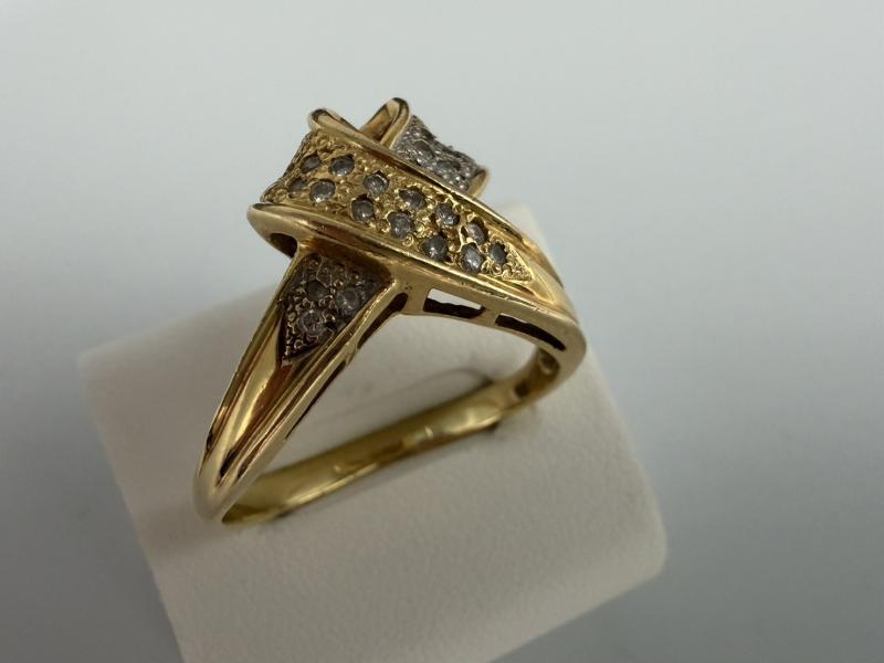 G リング k18 5.5g 石付き