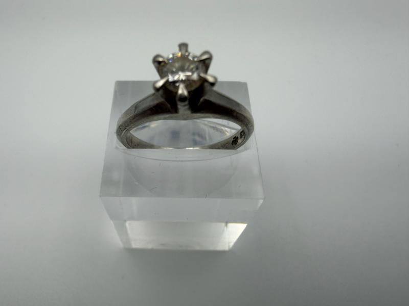 P リング PT850 石付　5.4ｇ