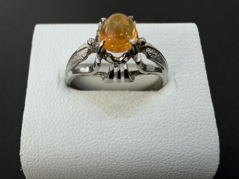 G リング k14wg 1.7g 石付き
