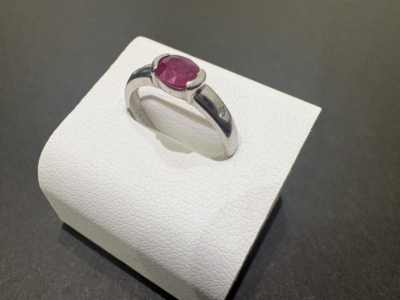 P リング pt900 3.2g 石付
