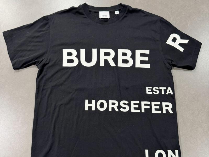 バーバリー ホースフェリープリントTシャツ