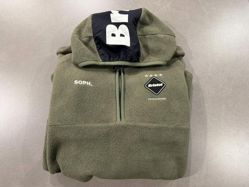 F.C.Real Bristol　ハーフッジップトップス