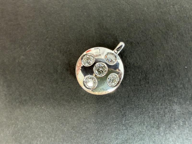 G 地金 K18WG 4.5g 石付き