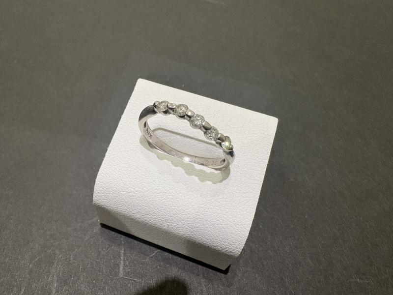 P リング pt900 メレ付　2.3g