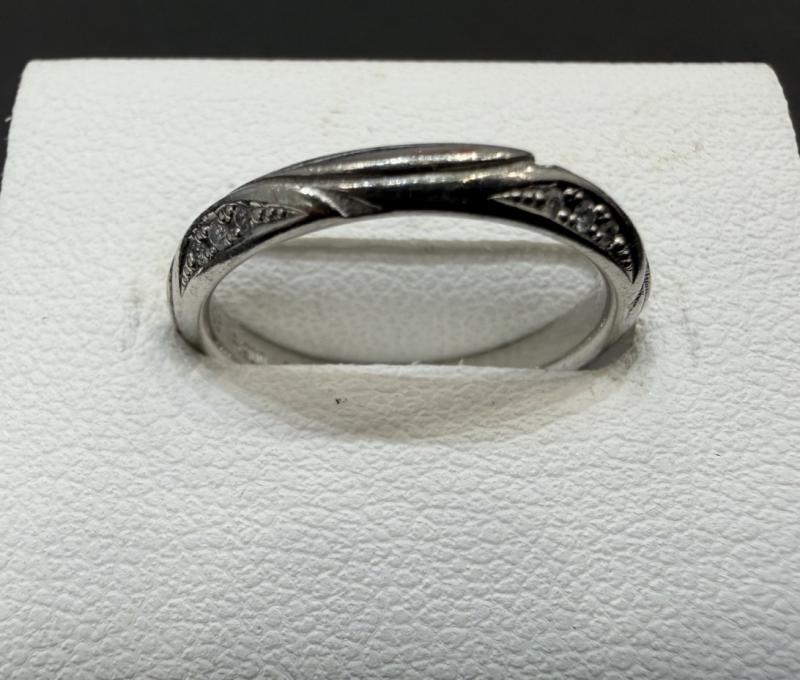 P リング Pt900 2.6g 石付き