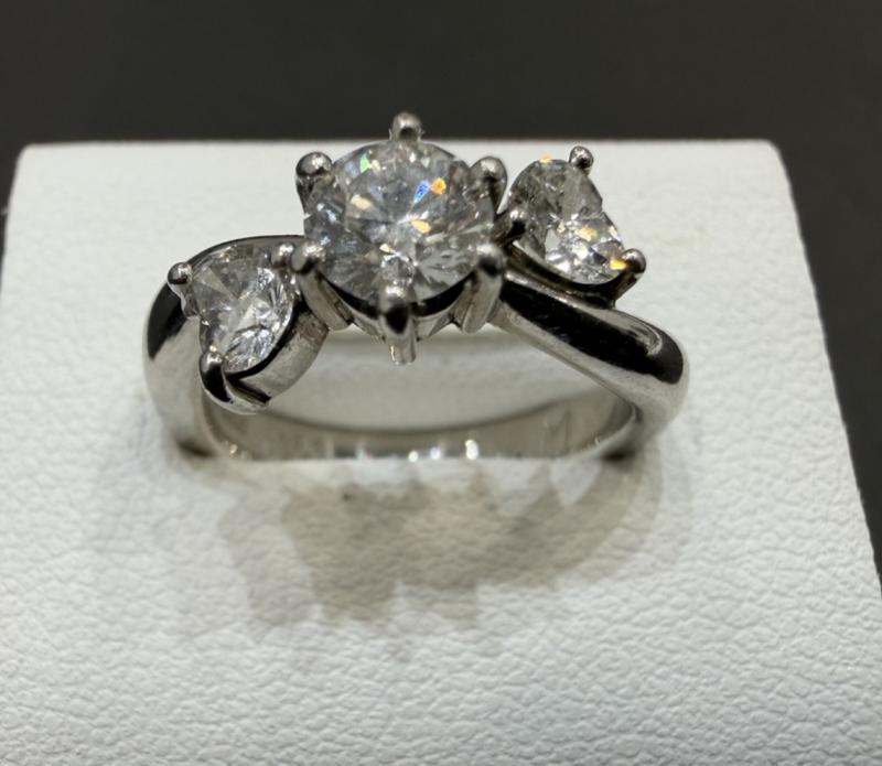 P リング Pt900 5.5g 石付き