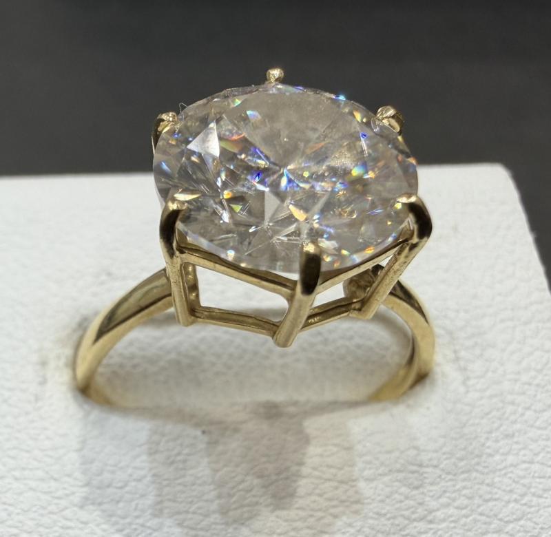 G リング K18 1.2g 石付き