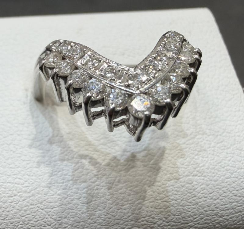 P リング Pt900 4.9g 石付き