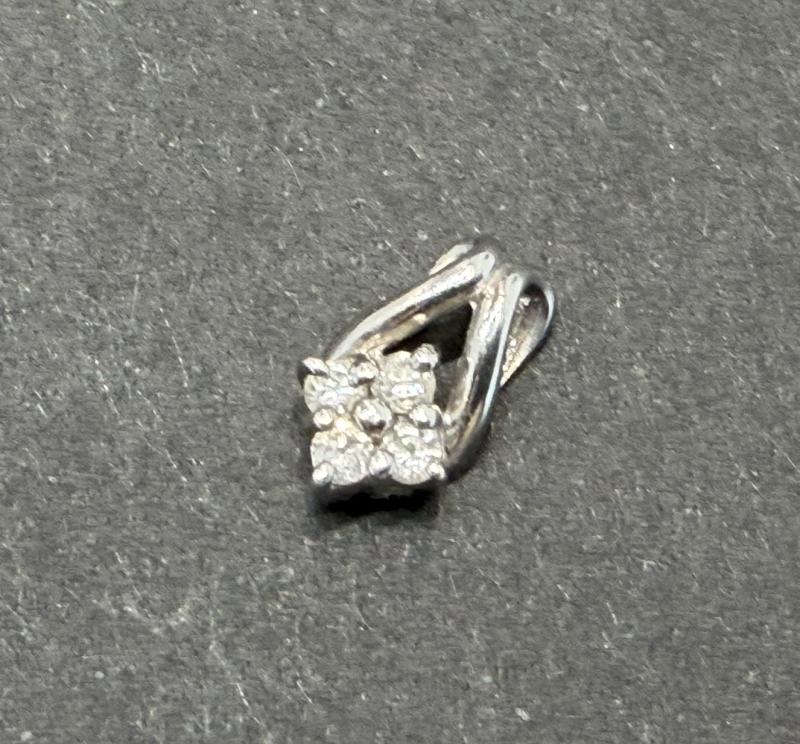 P 地金 Pt900 0.3g 石付き